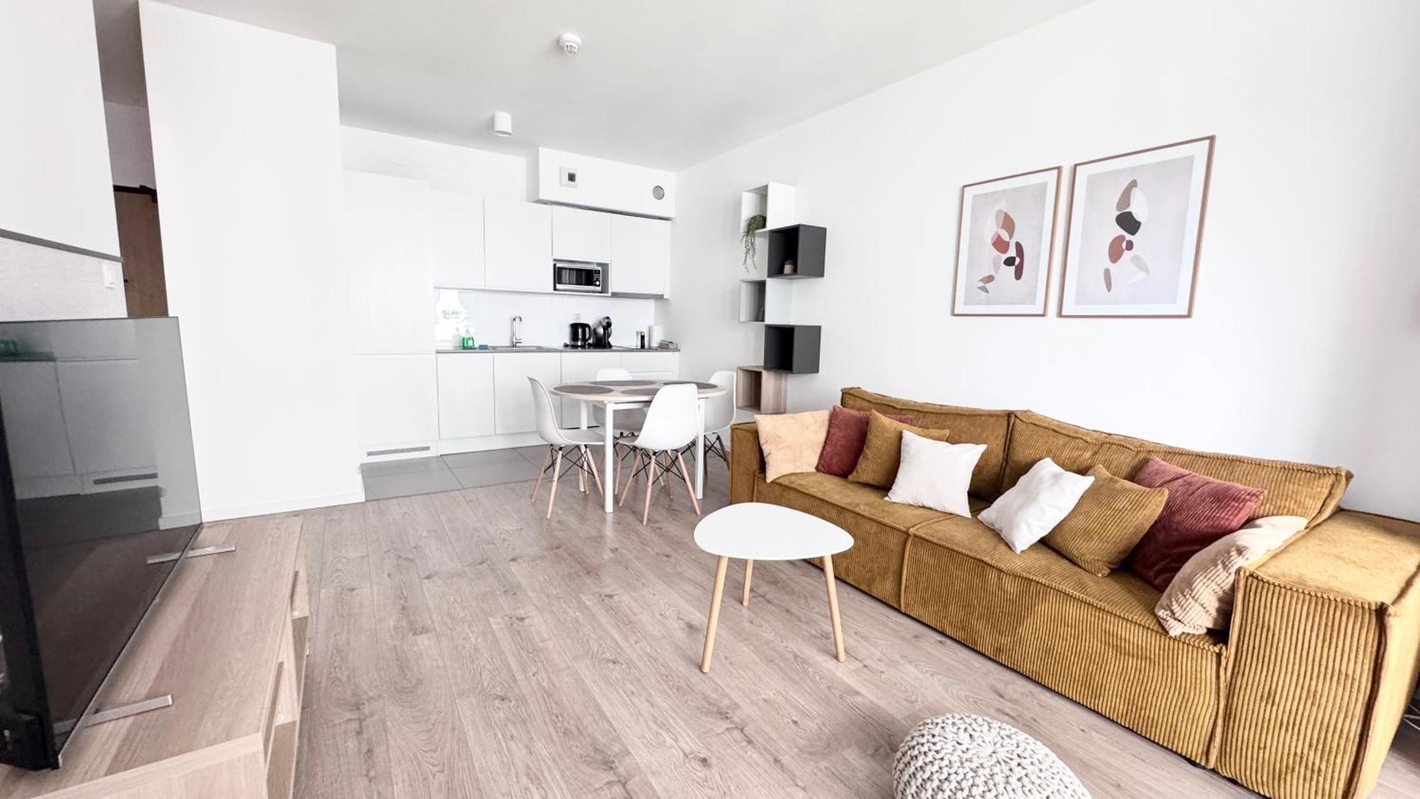 Symphony Modern Tower Apartamenty 格丁尼亚 外观 照片